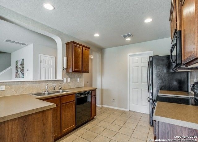 6538 Poseidon Way Converse TX 78109