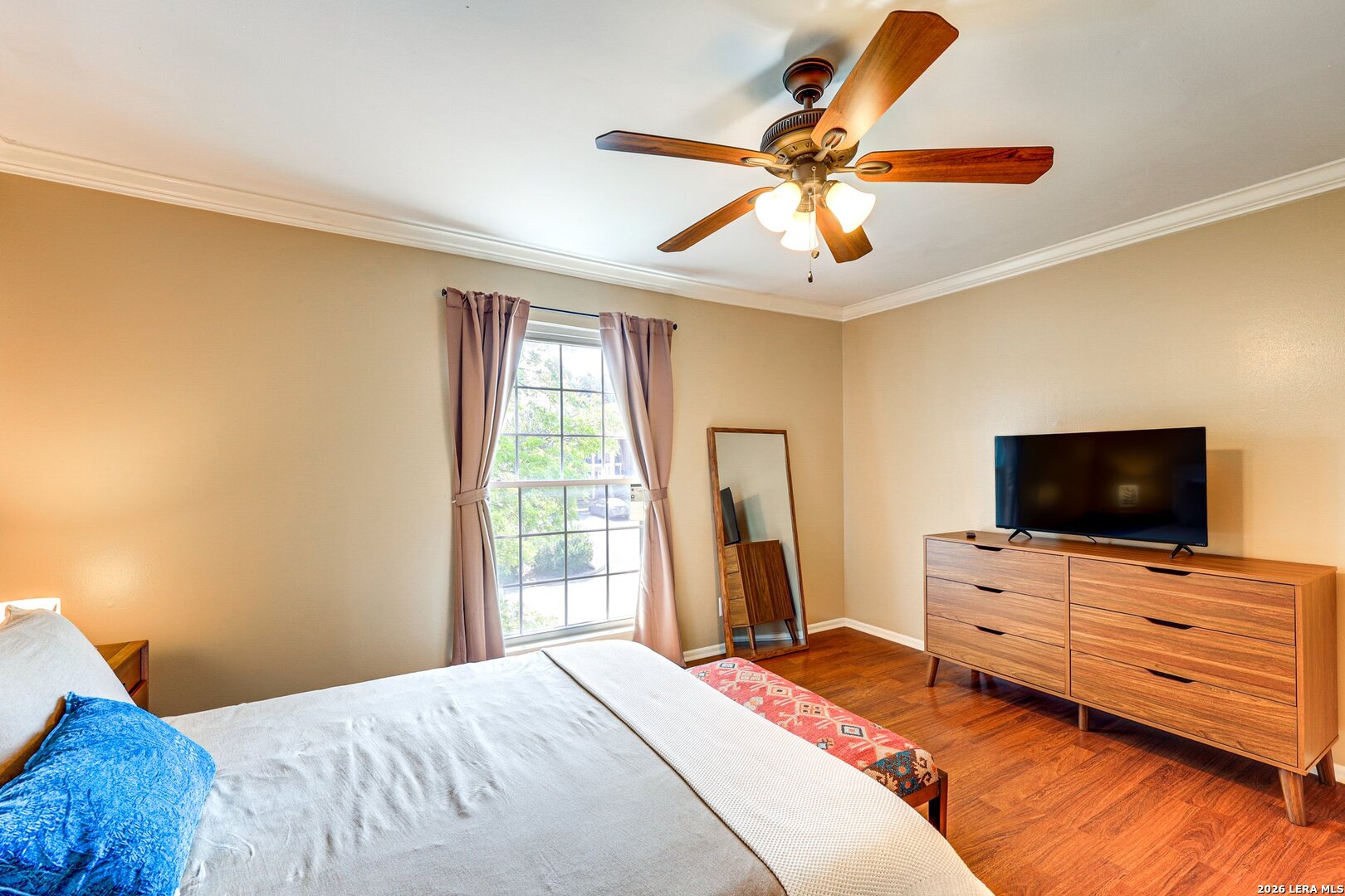 8702 Village Drive San Antonio TX 78217