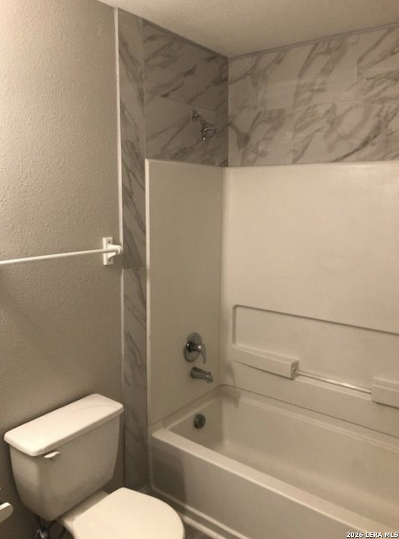 7806 Kingsbury Wood San Antonio TX 78240