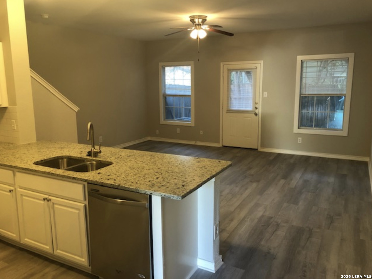 7806 Kingsbury Wood San Antonio TX 78240