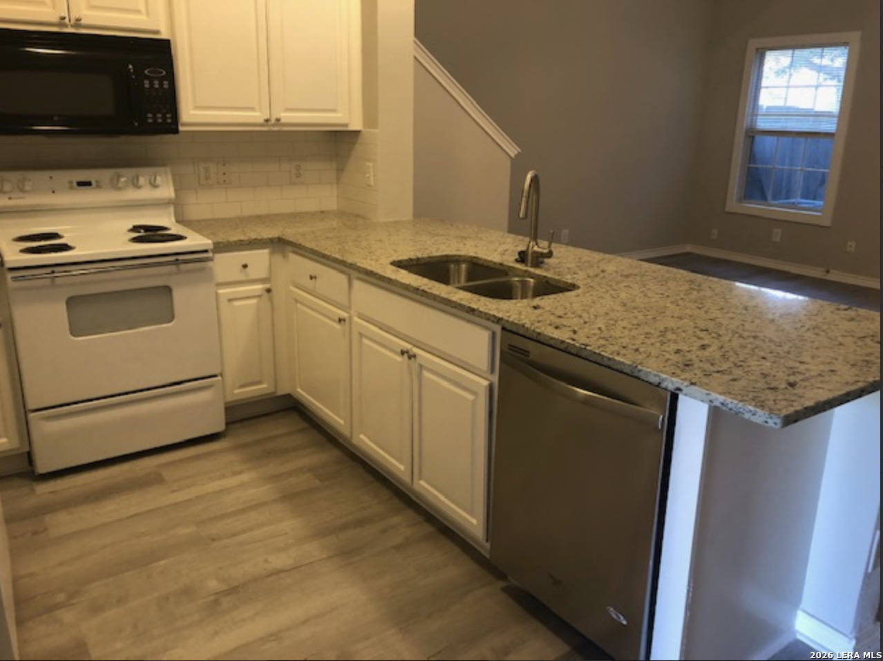 7806 Kingsbury Wood San Antonio TX 78240