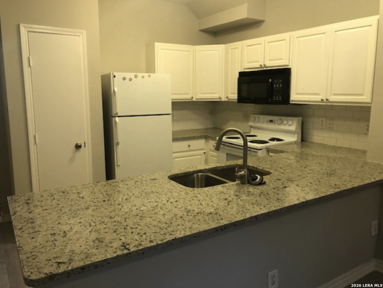 7806 Kingsbury Wood San Antonio TX 78240