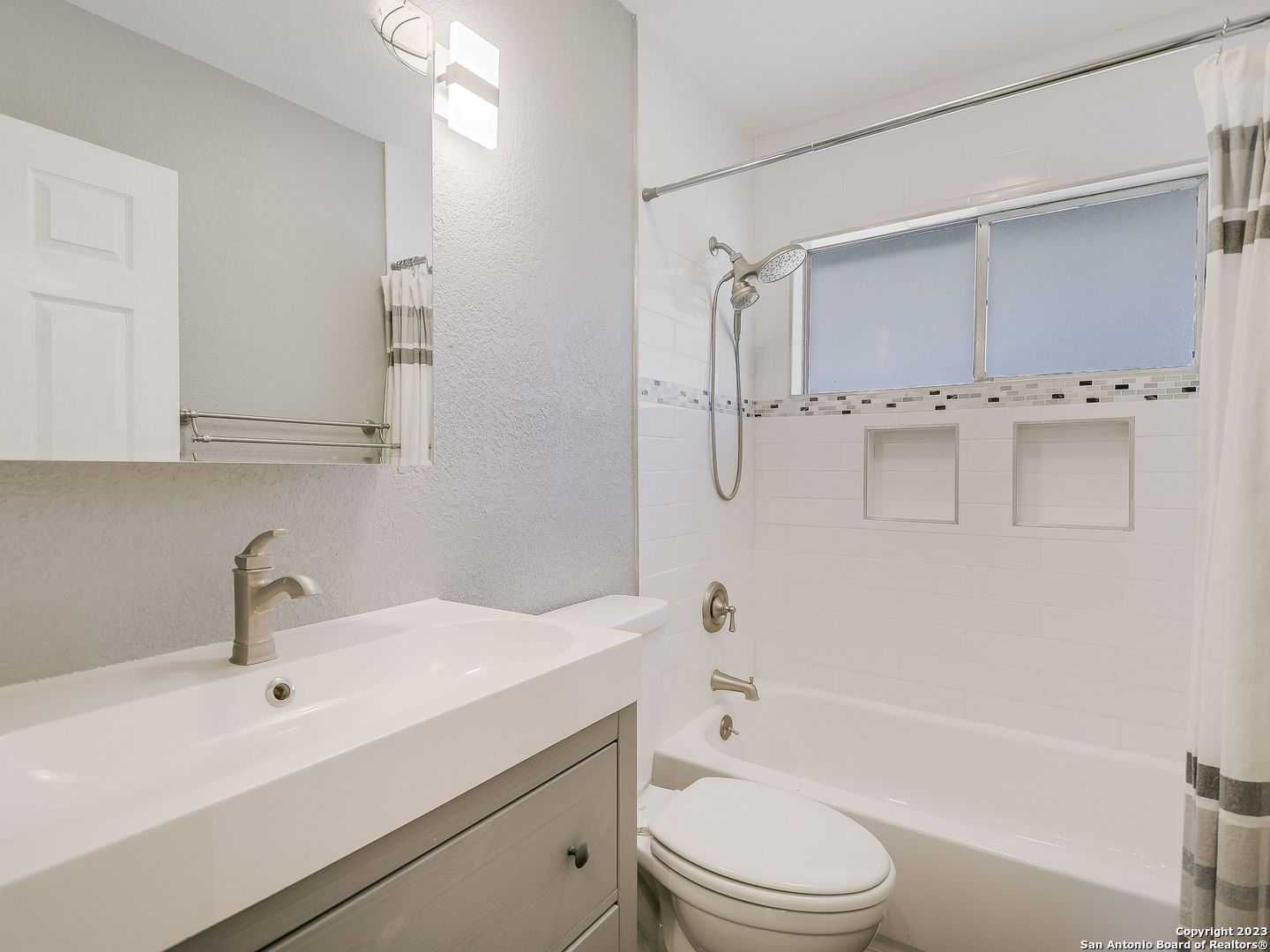 227 Shin Oak Drive Live Oak TX 78233