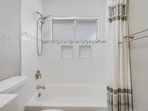 227 Shin Oak Drive Live Oak TX 78233
