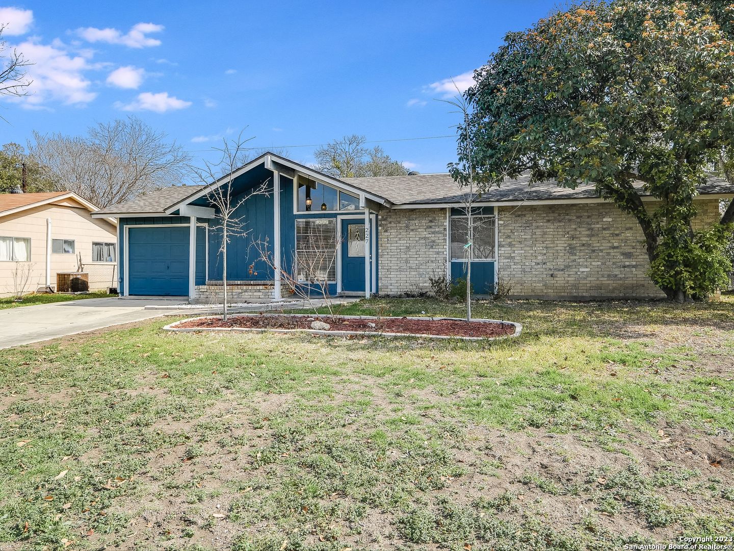 227 Shin Oak Drive Live Oak TX 78233
