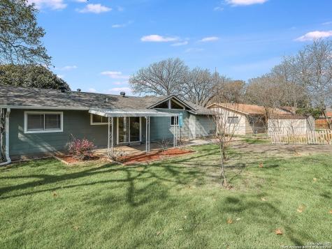 227 Shin Oak Drive Live Oak TX 78233