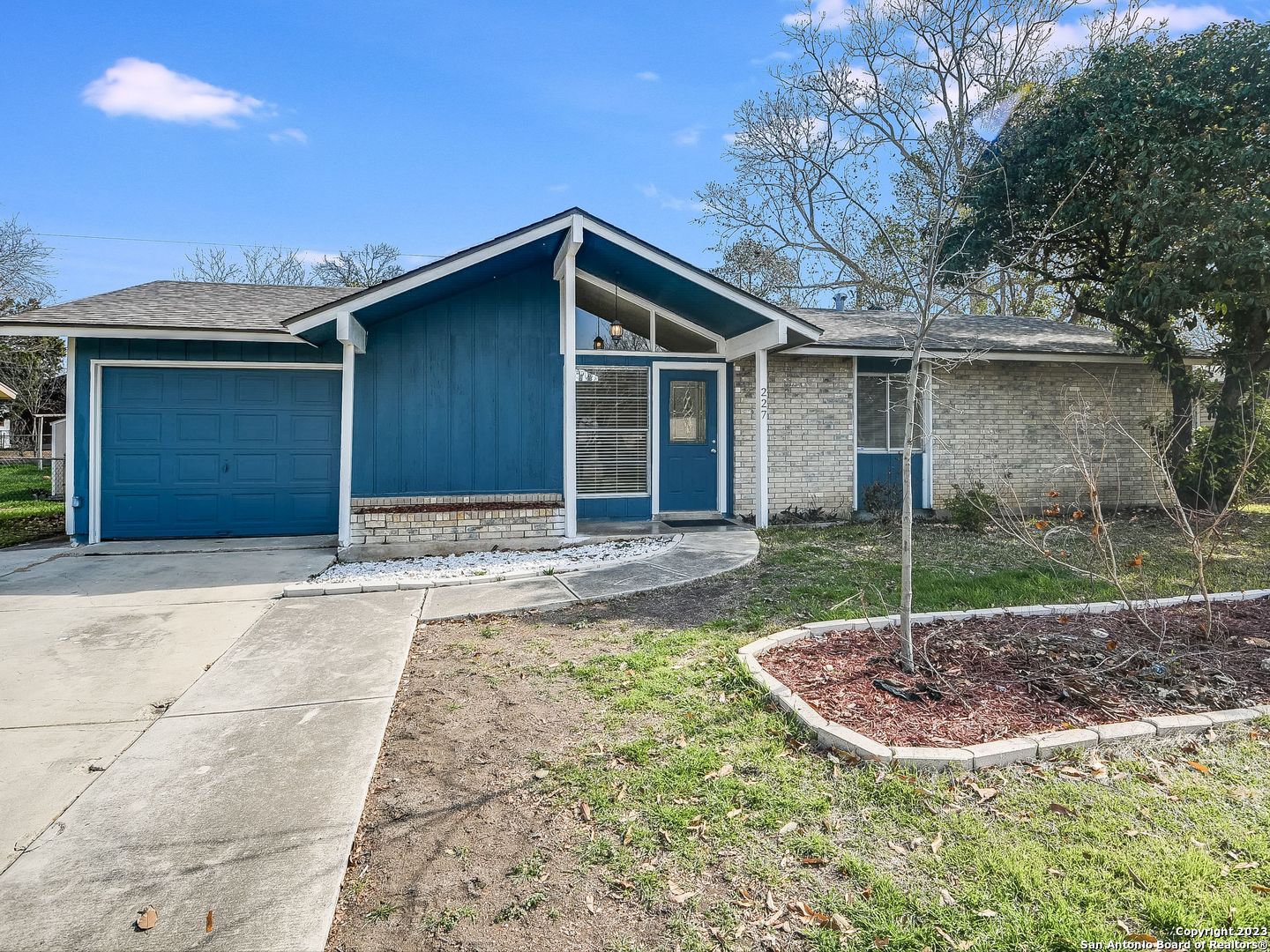 227 Shin Oak Drive Live Oak TX 78233