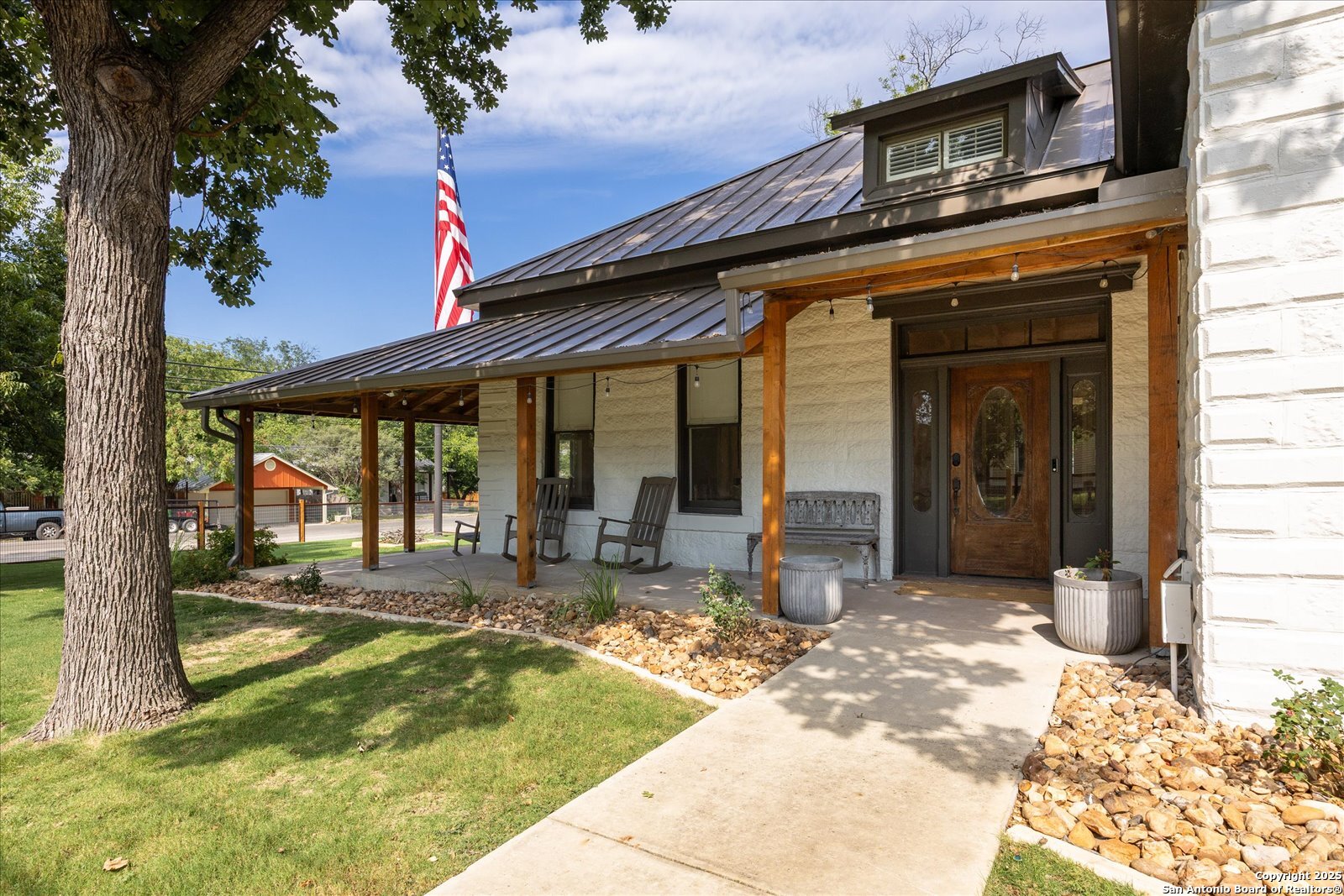 504 6th Comfort TX 78013