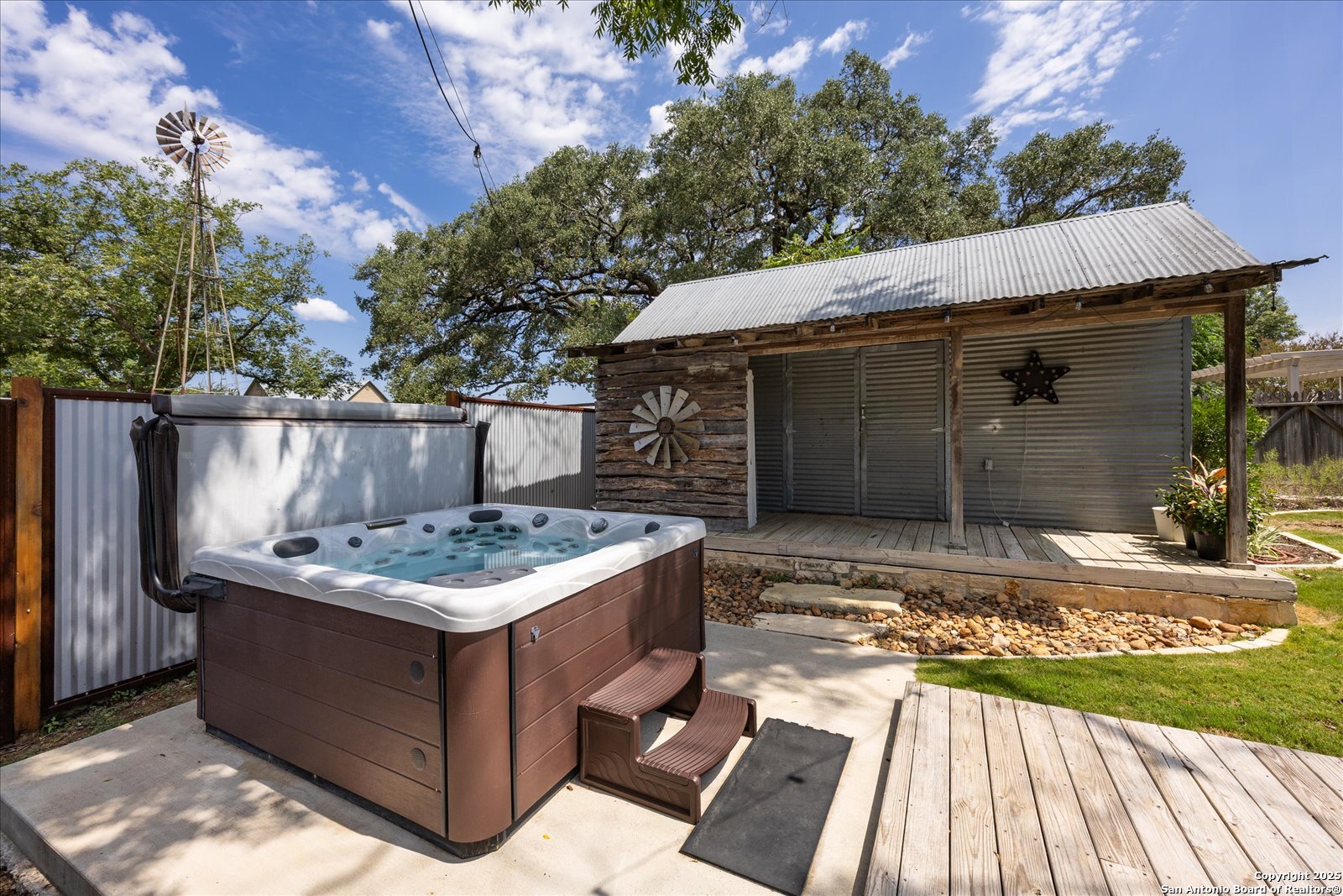 504 6th Comfort TX 78013