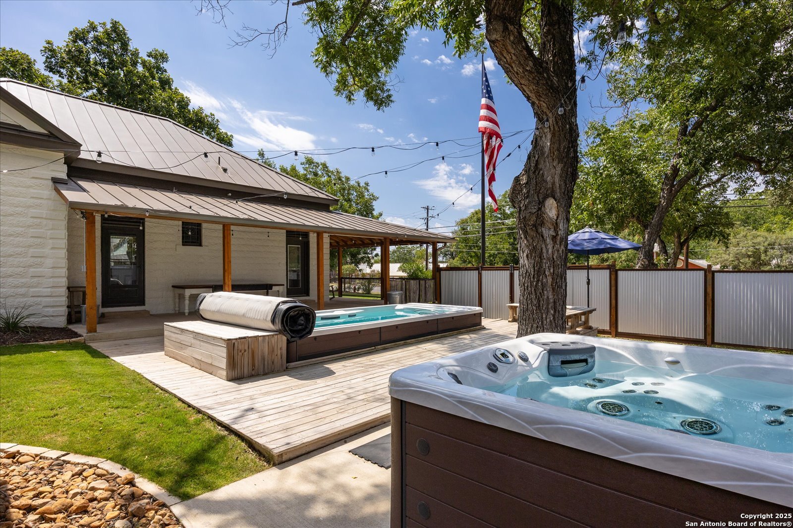 504 6th Comfort TX 78013