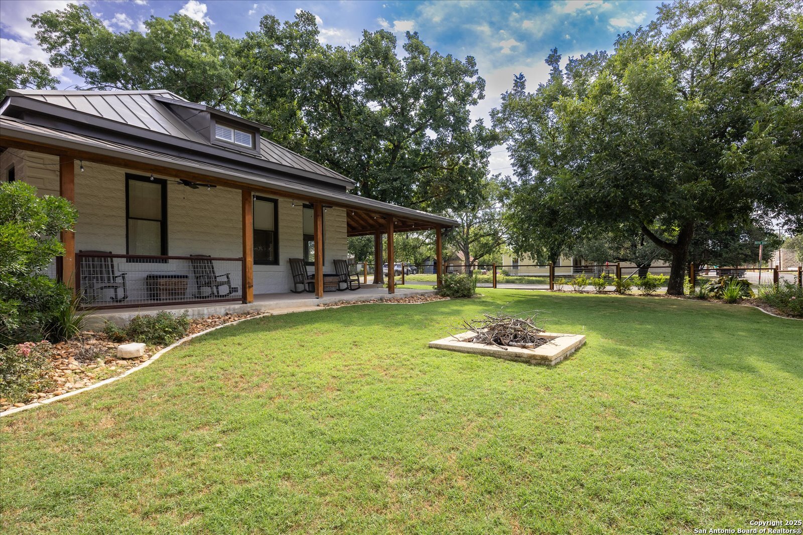 504 6th Comfort TX 78013