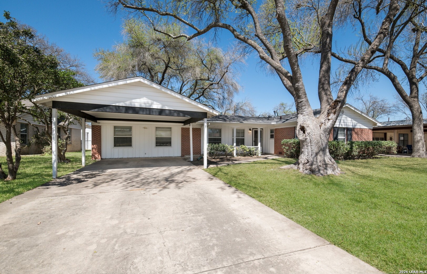 425 E Byrd Boulevard Universal City TX 78148