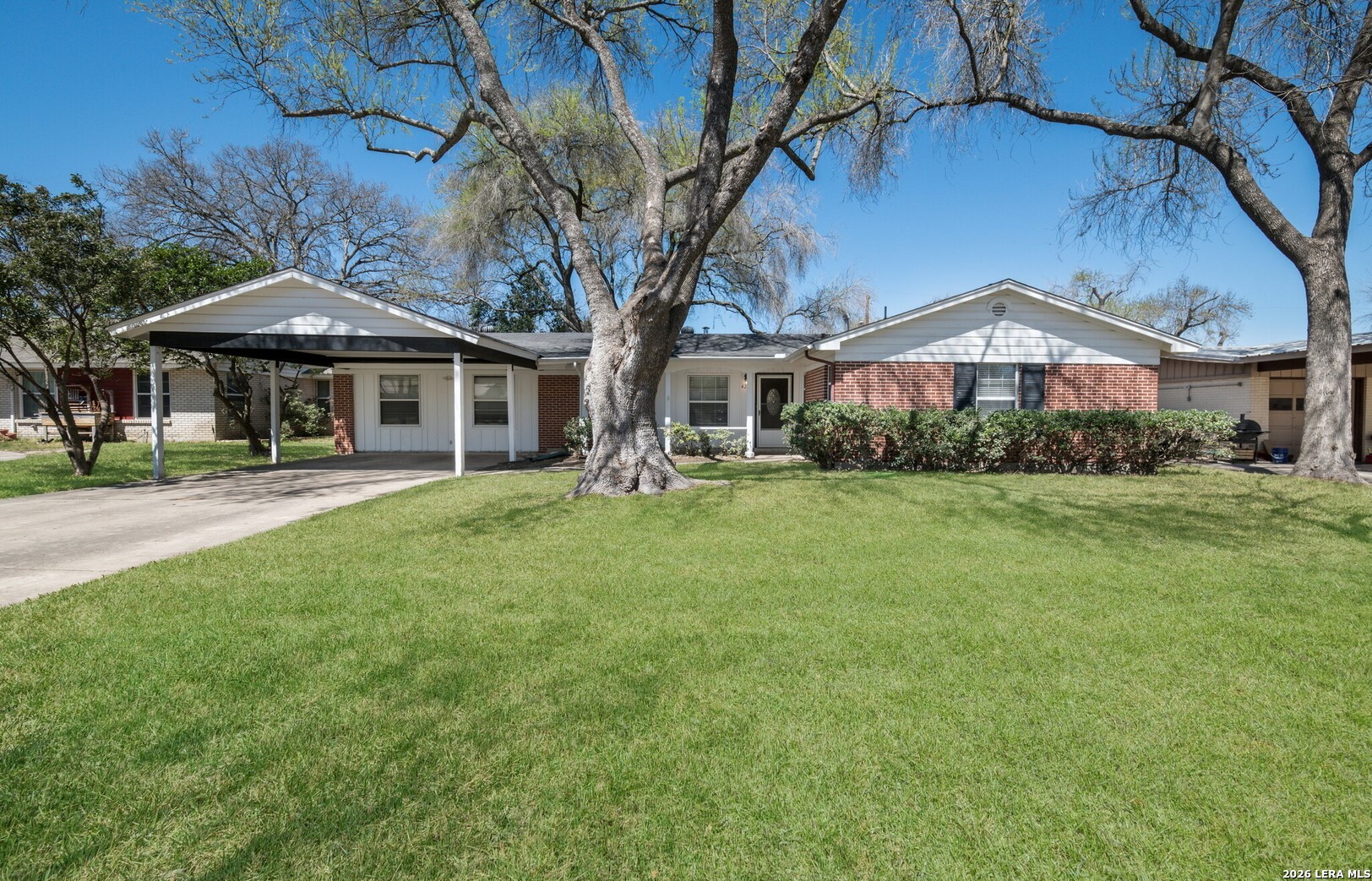 425 E Byrd Boulevard Universal City TX 78148