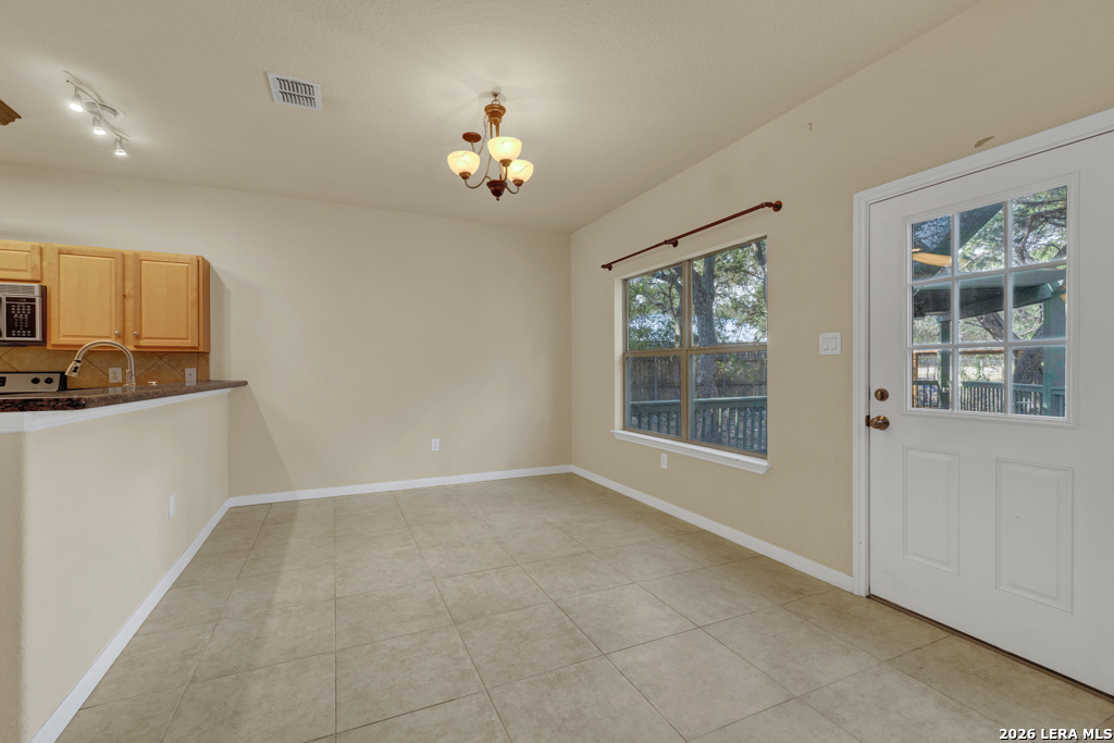 1060 Somerset Canyon Lake TX 78133