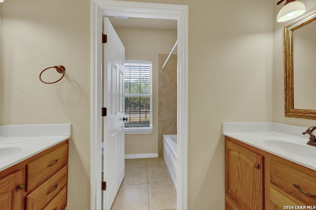 1060 Somerset Canyon Lake TX 78133