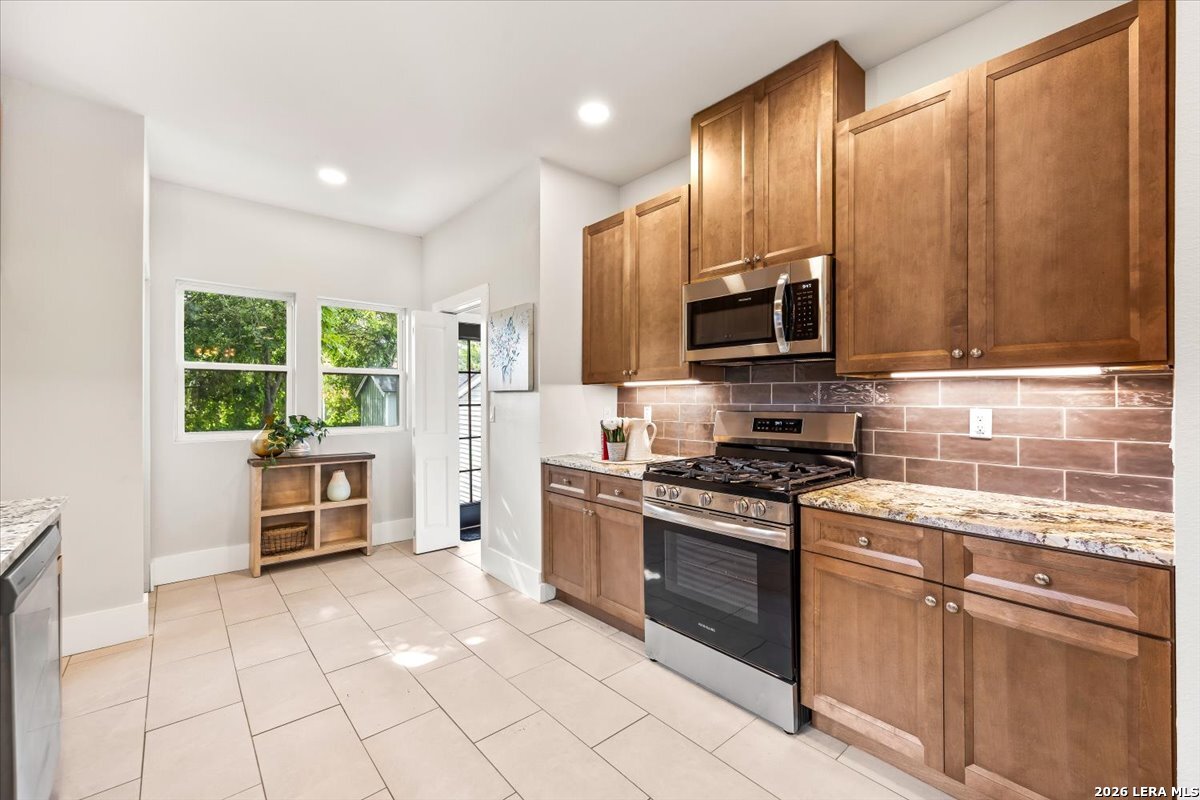 524 Hunstock Avenue San Antonio TX 78210