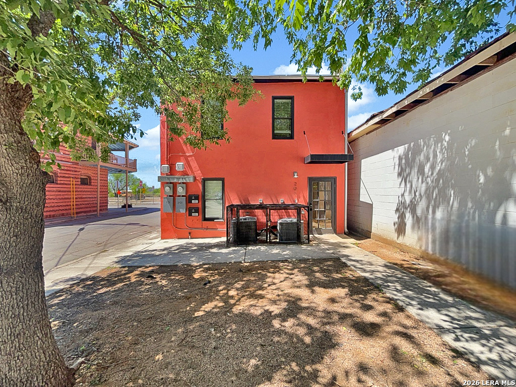 1722 S Saint Marys Street San Antonio TX 78210