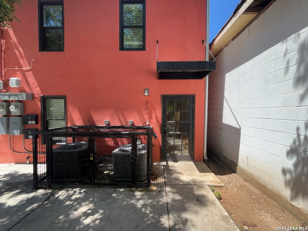 1722 S Saint Marys Street San Antonio TX 78210
