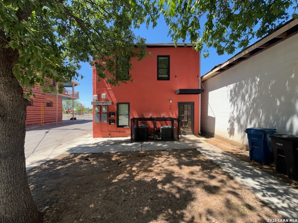 1722 S Saint Marys Street San Antonio TX 78210