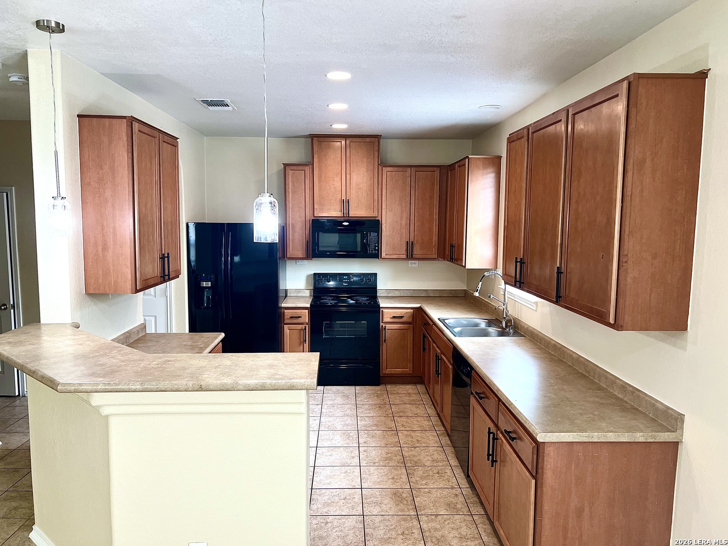 9926 Hawk Village Converse TX 78109