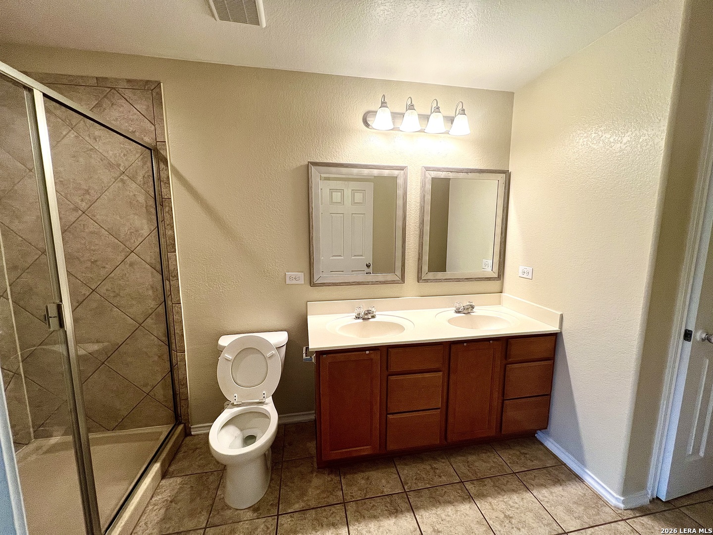 9926 Hawk Village Converse TX 78109