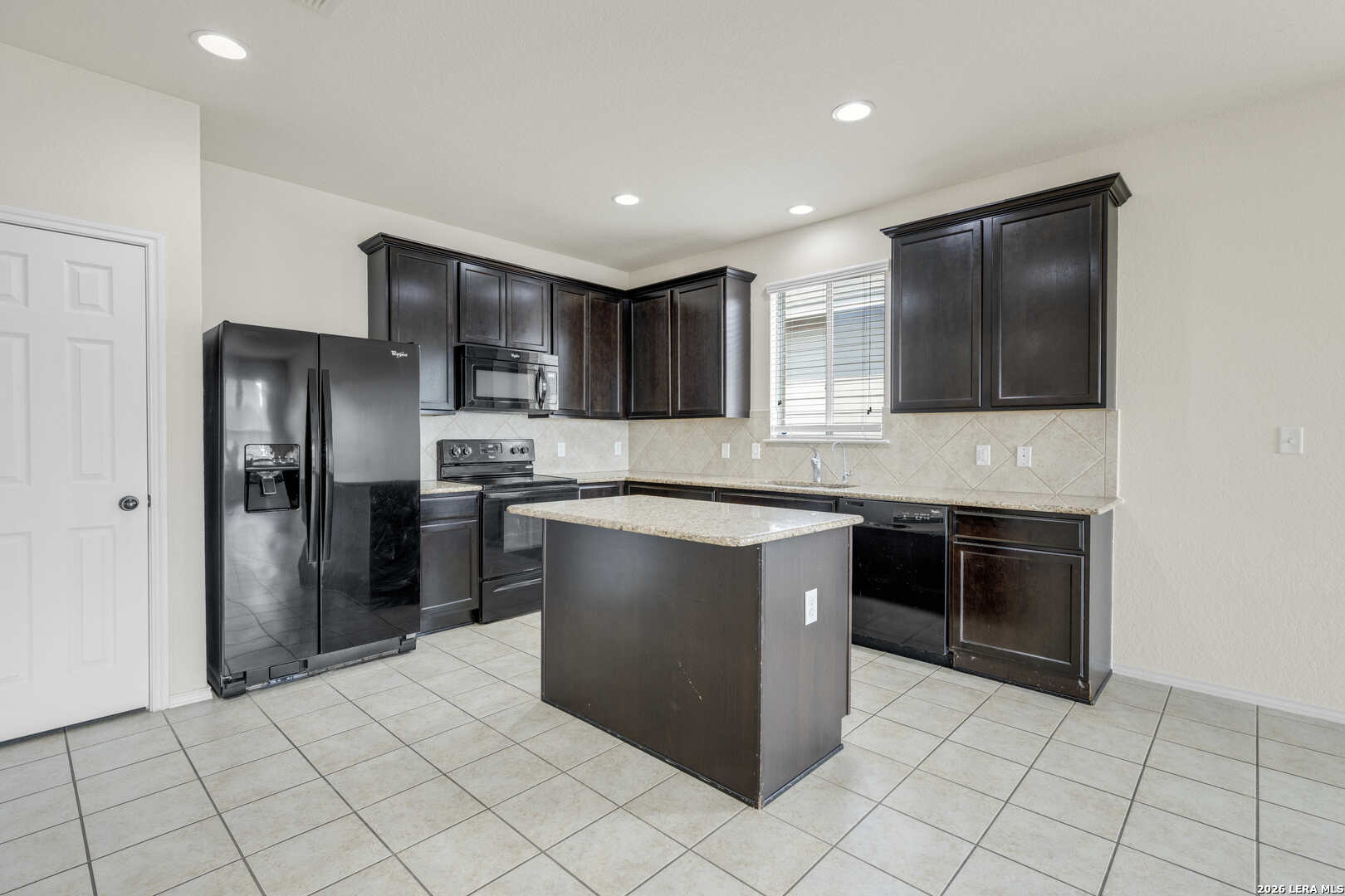 322 Walnut Crest Selma TX 78154