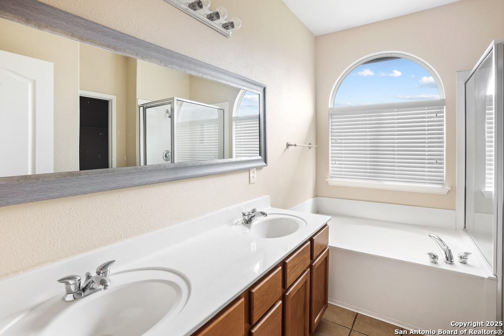157 Crimson Tree Cibolo TX 78108