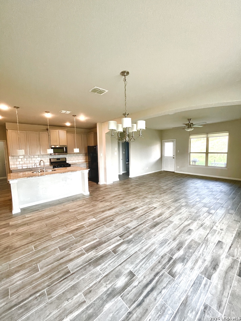 15306 Comanche Grove San Antonio TX 78233