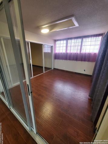 5295 Round Table San Antonio TX 78218