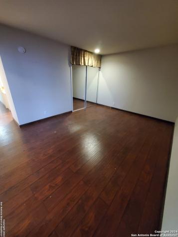 5295 Round Table San Antonio TX 78218