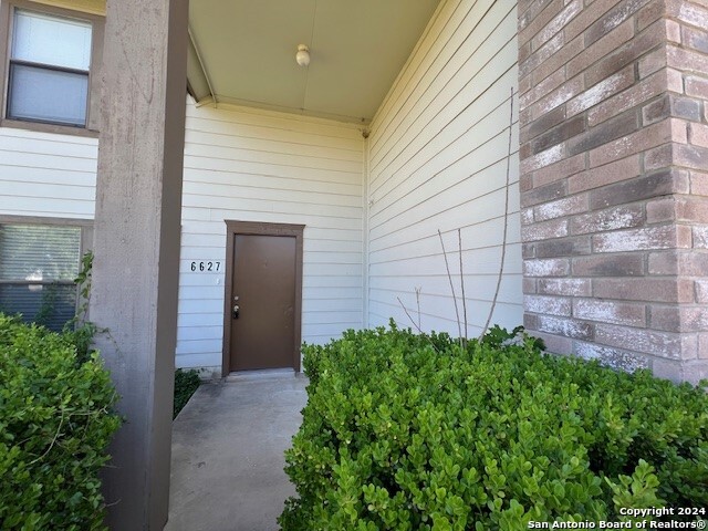 6627 Meadow Fawn Drive Converse TX 78109