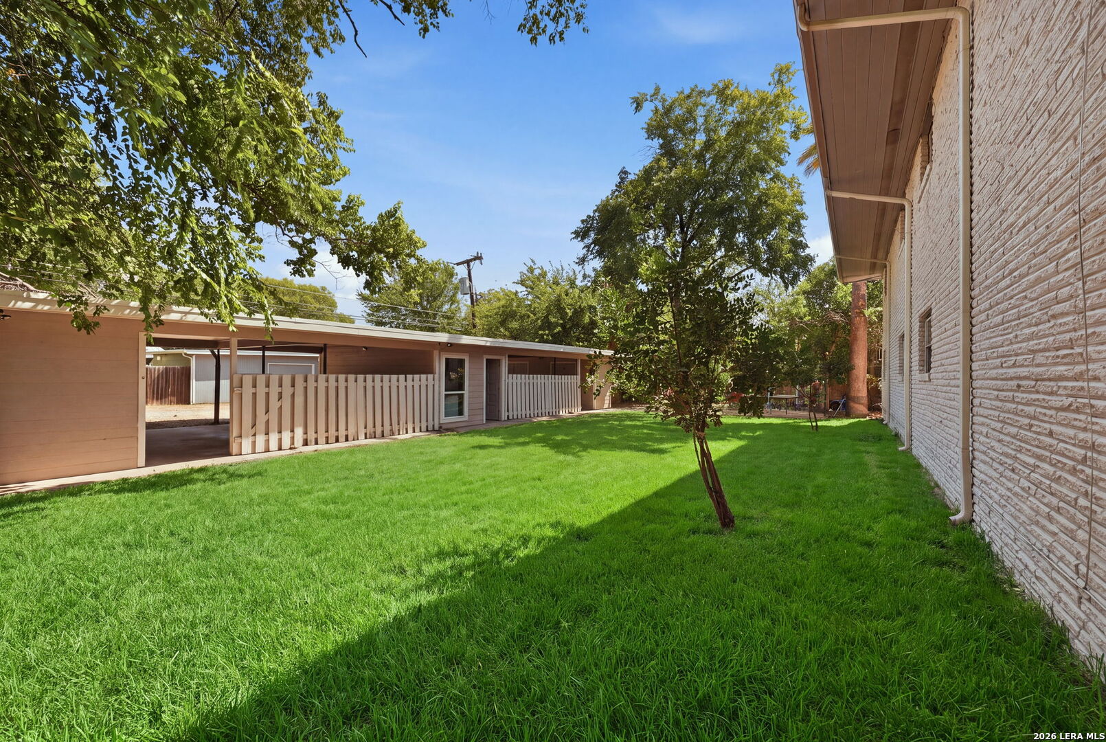 1157 Garraty Terrell Hills TX 78209