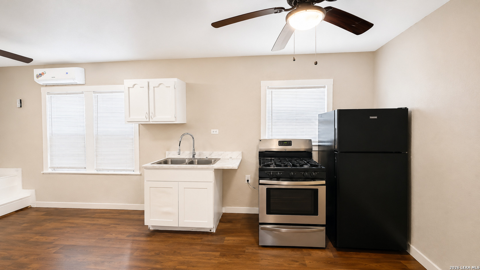 1319 Leal San Antonio TX 78207