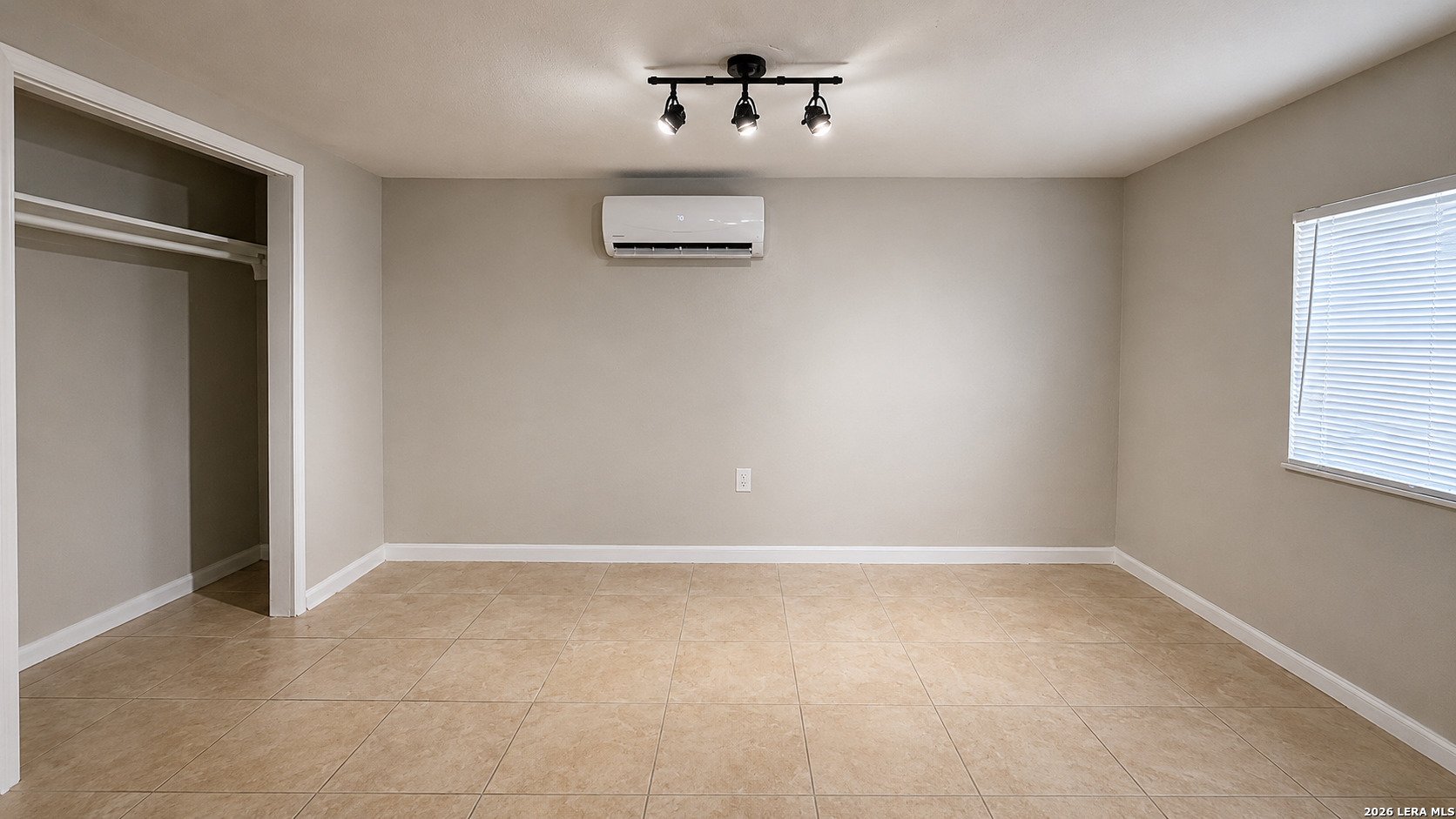 1319 Leal San Antonio TX 78207