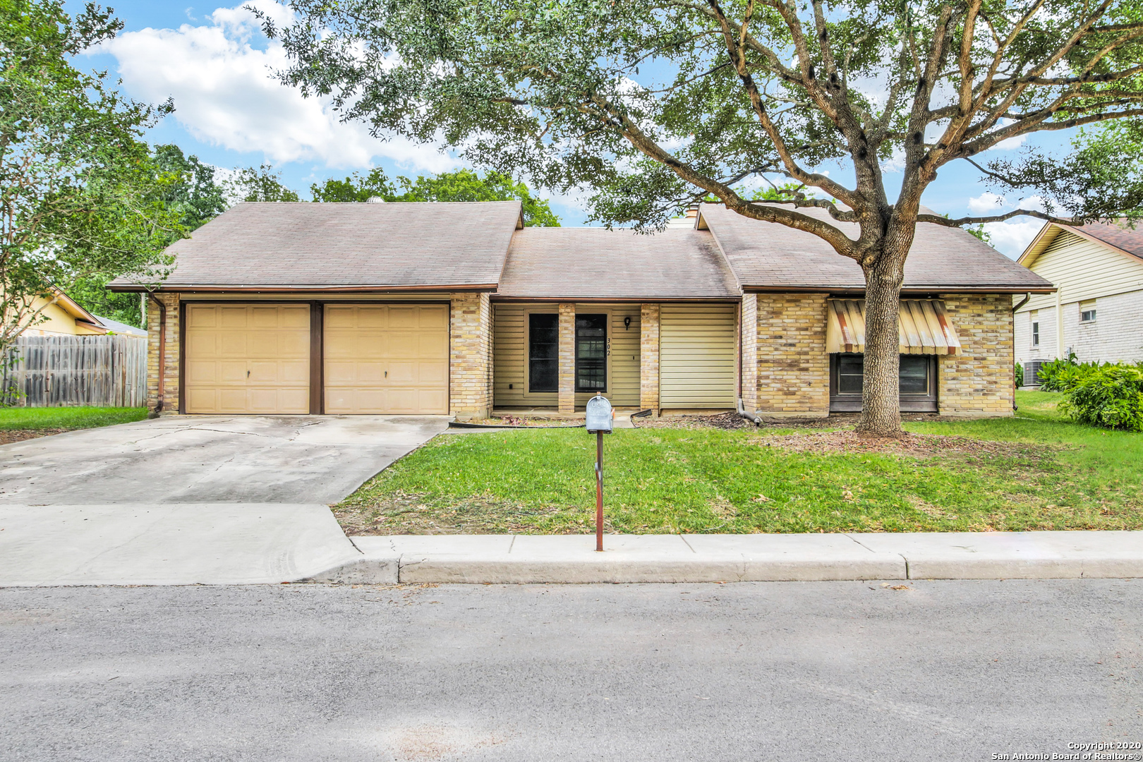 302 Gateway Street Converse TX 78109