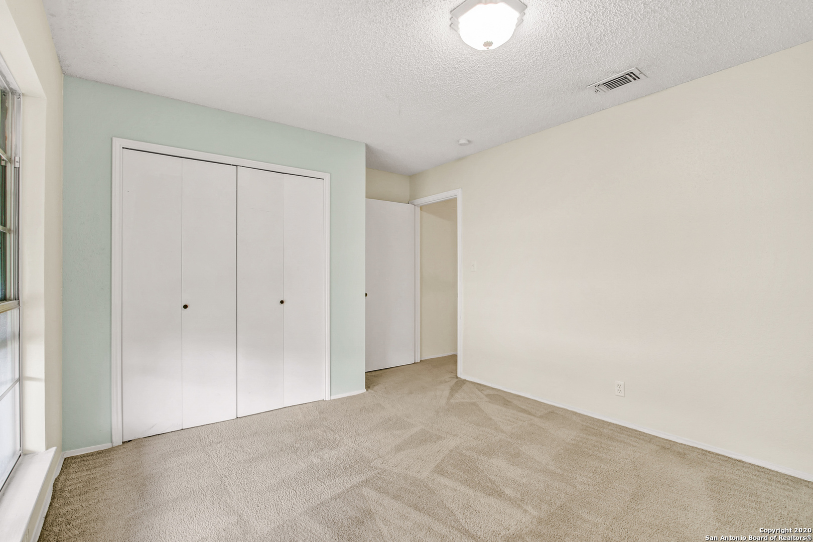 302 Gateway Street Converse TX 78109