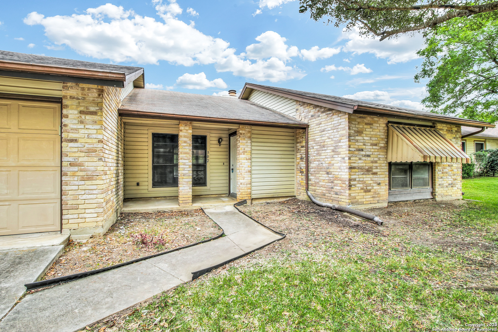302 Gateway Street Converse TX 78109