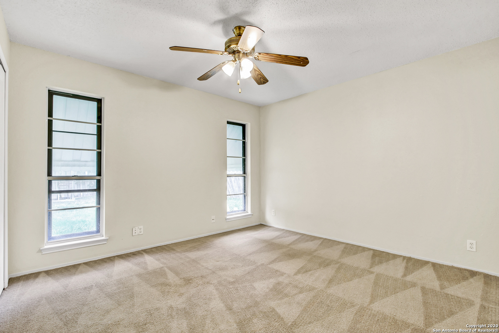 302 Gateway Street Converse TX 78109