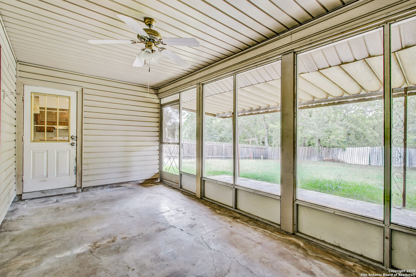 302 Gateway Street Converse TX 78109