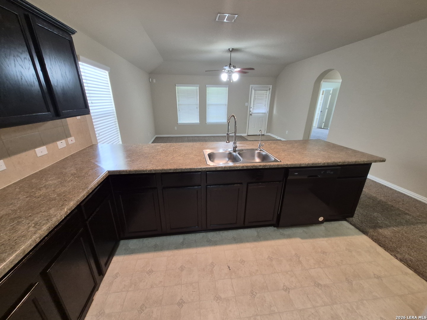 8915 Audubon Park Converse TX 78109