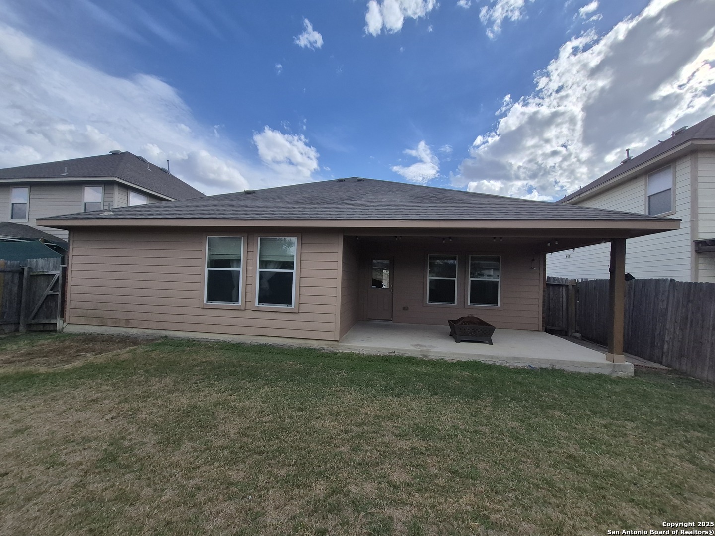 8915 Audubon Park Converse TX 78109