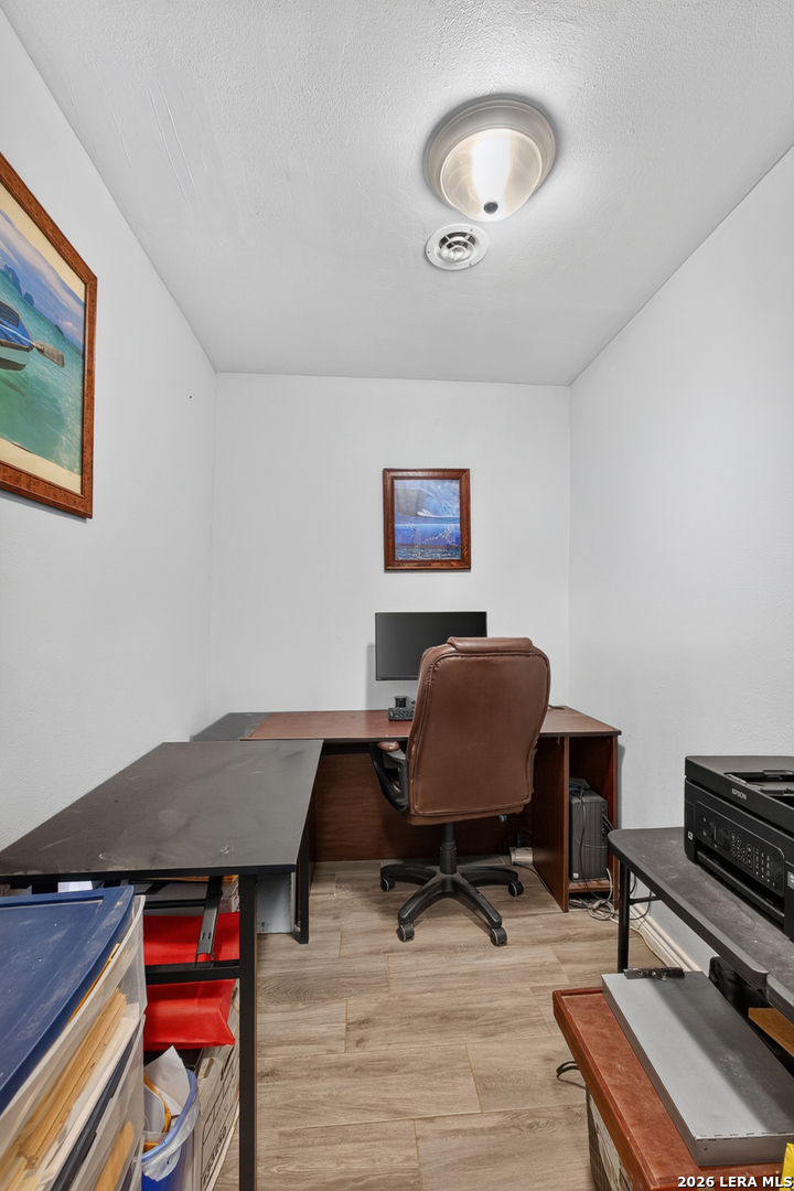 209 Greenlawn Avenue Pleasanton TX 78064