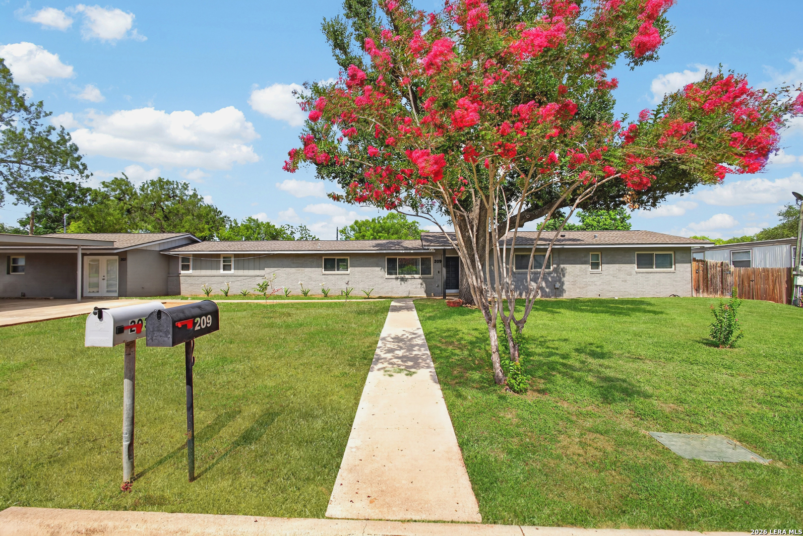 209 Greenlawn Avenue Pleasanton TX 78064