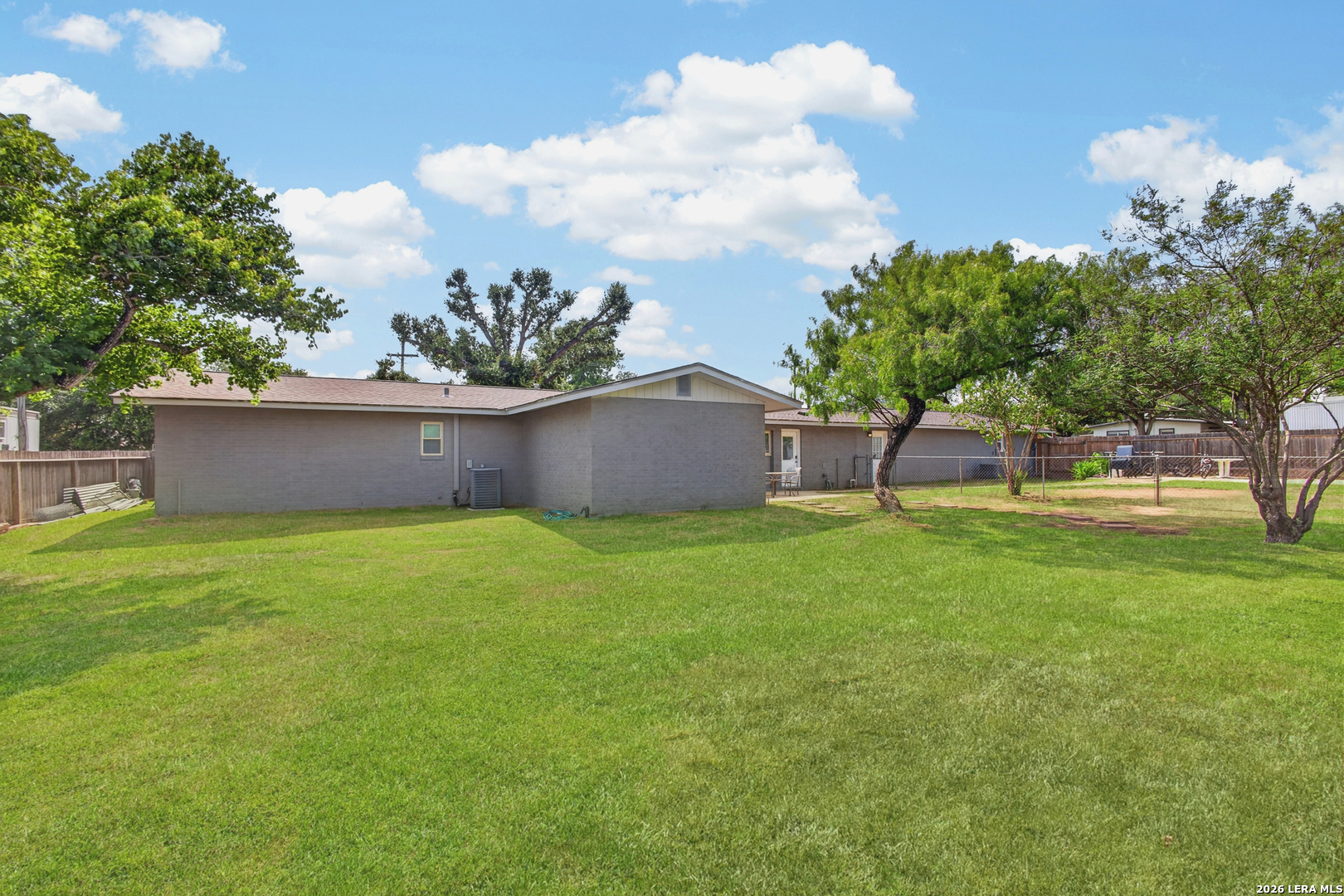 209 Greenlawn Avenue Pleasanton TX 78064