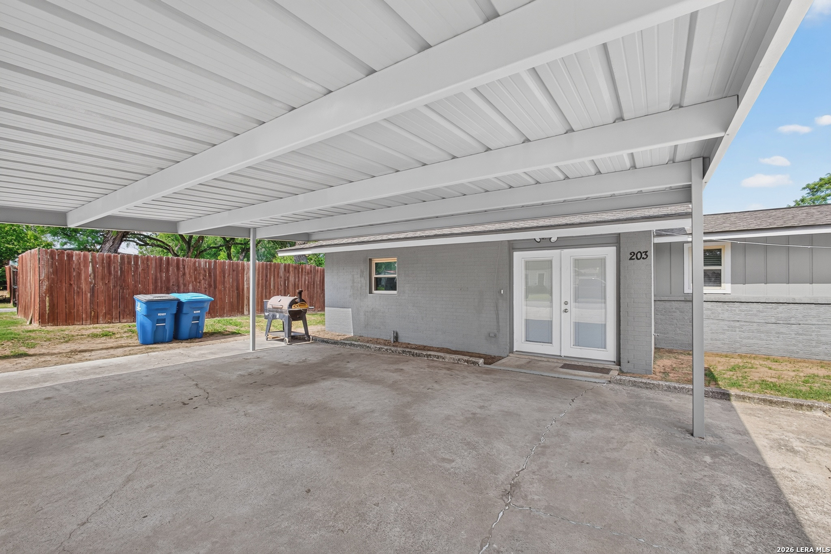 209 Greenlawn Avenue Pleasanton TX 78064