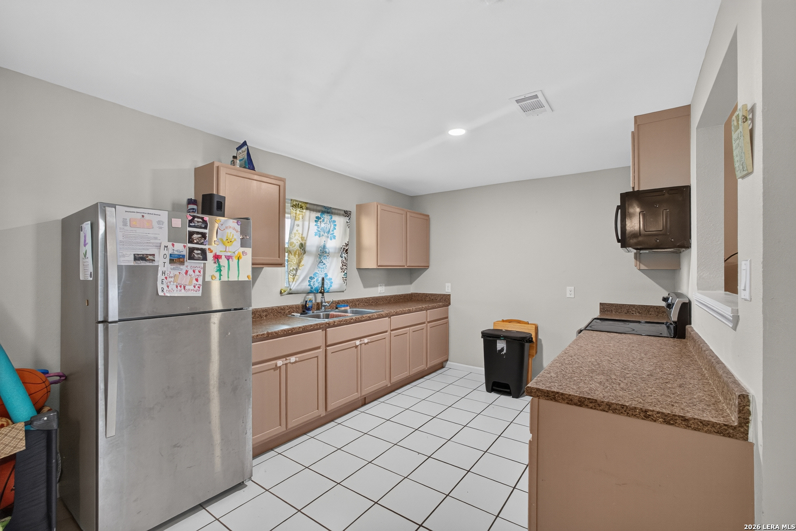 209 Greenlawn Avenue Pleasanton TX 78064