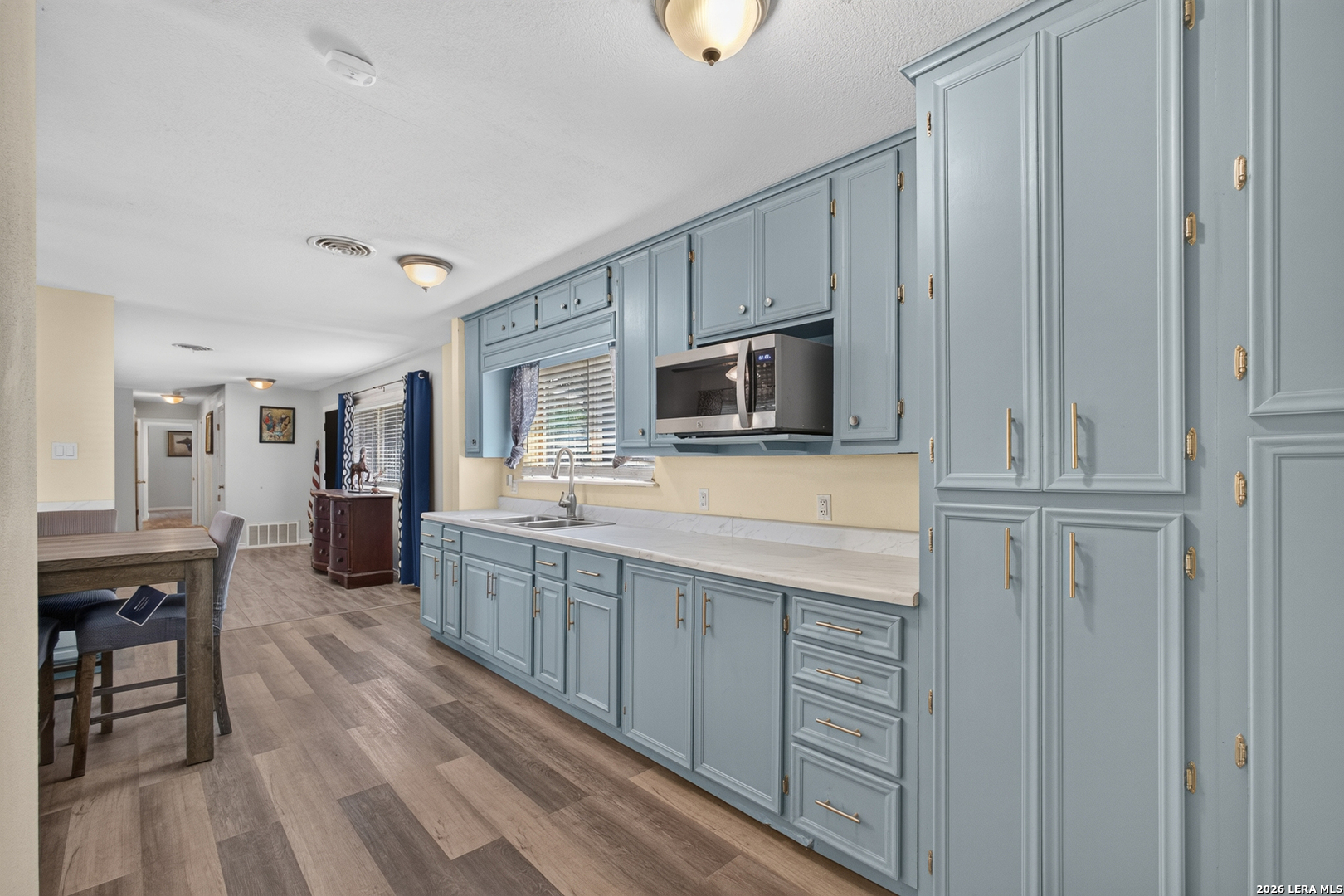 209 Greenlawn Avenue Pleasanton TX 78064
