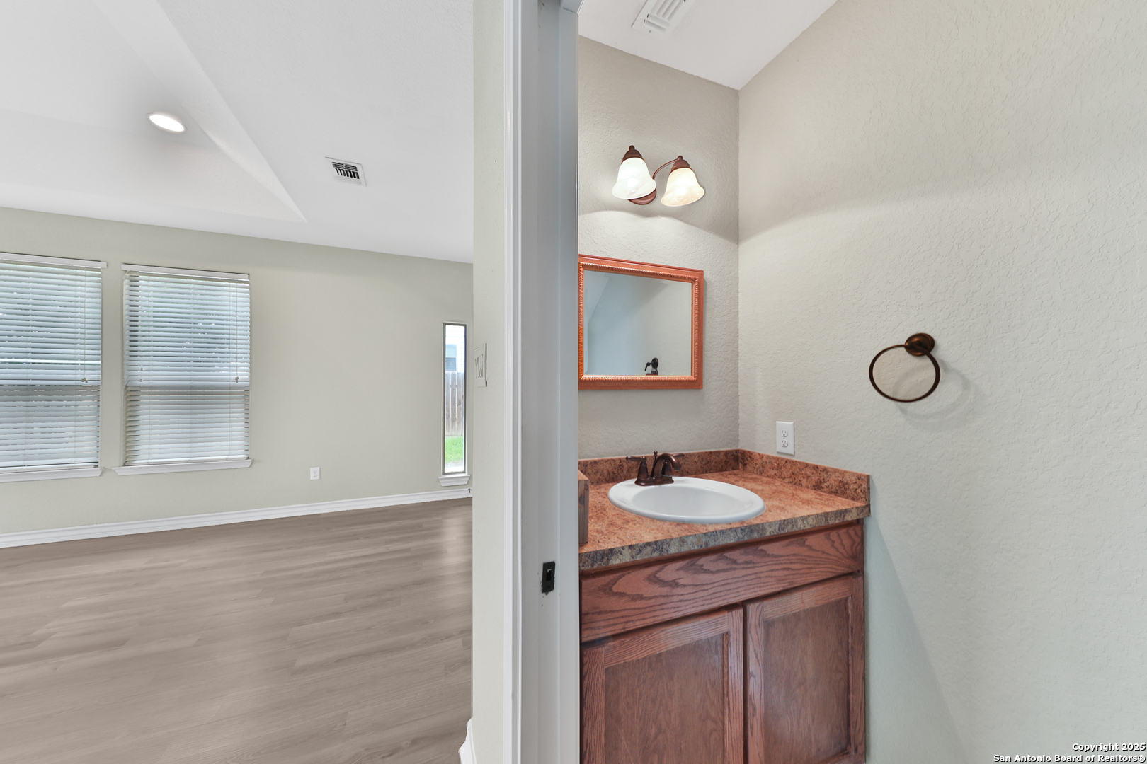 102 Cornell Avenue San Antonio TX 78201