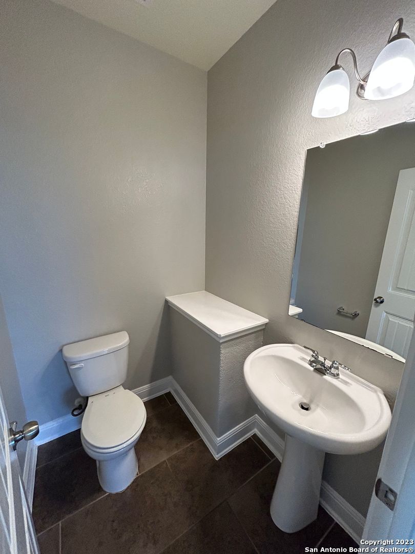 655 Sea Eagle San Antonio TX 78253