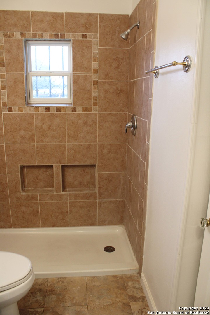 2825 W Woodlawn Avenue San Antonio TX 78228